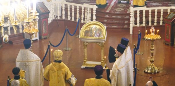 Накануне Недели мясопустной, о Страшном суде, епископ Серафим совершил всенощное бдение в Успенском кафедральном соборе